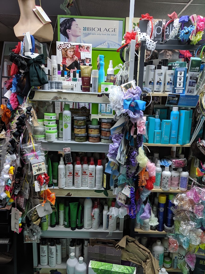 Carabel Beauty Salon, beauty salon in Lakewood, OH, photo 3 of 10