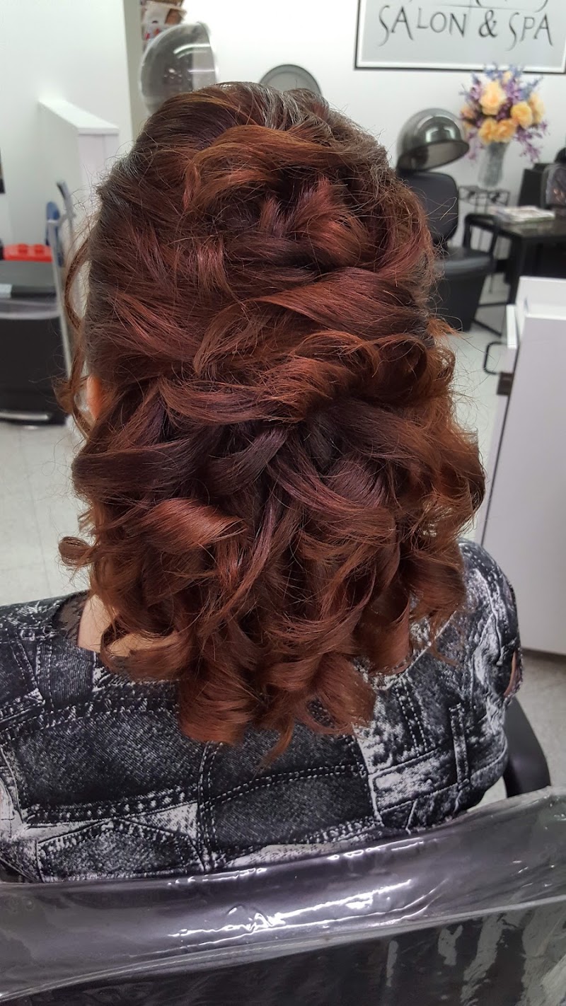Franc's Salon & Spa, beauty salon in Norfolk, NE, photo 3 of 8