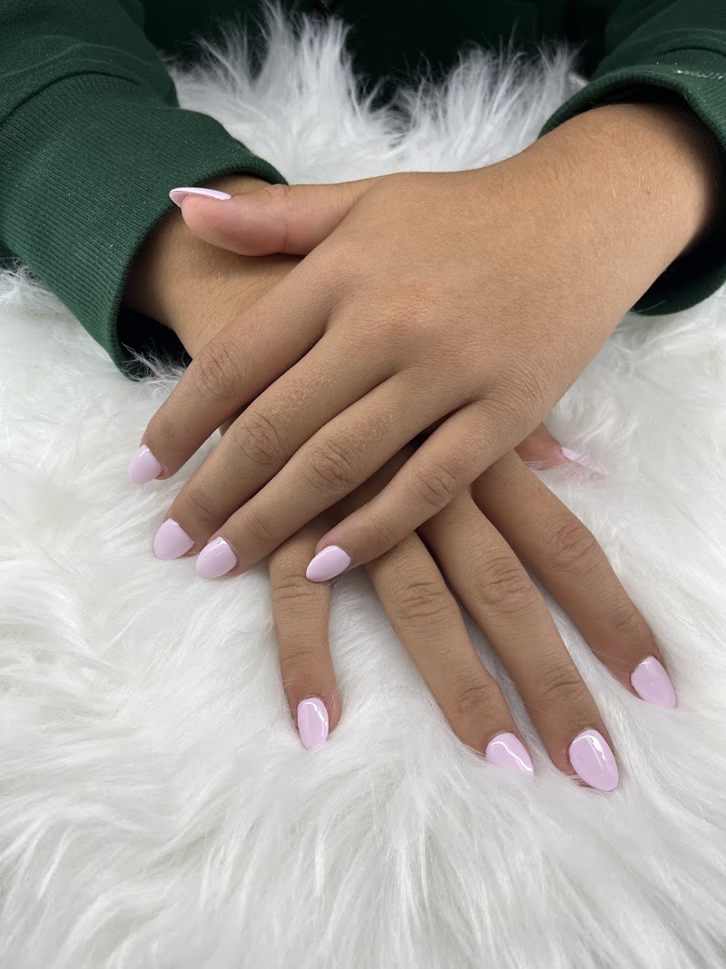 Bella Vida Nail Spa & Alterations, nail salon in Burlington, NC, photo 1 of 10