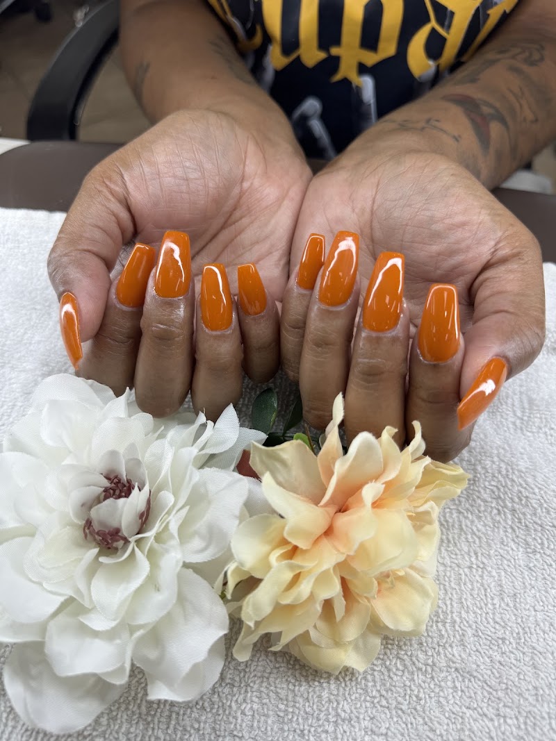 Bella Vida Nail Spa & Alterations, nail salon in Burlington, NC, photo 2 of 10