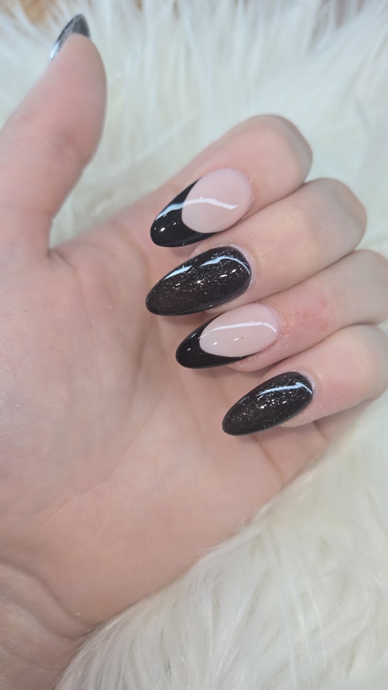 Bella Vida Nail Spa & Alterations, nail salon in Burlington, NC, photo 5 of 10