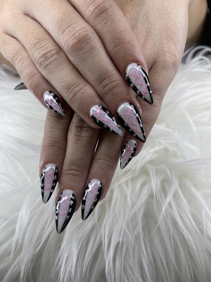Bella Vida Nail Spa & Alterations, nail salon in Burlington, NC, photo 6 of 10