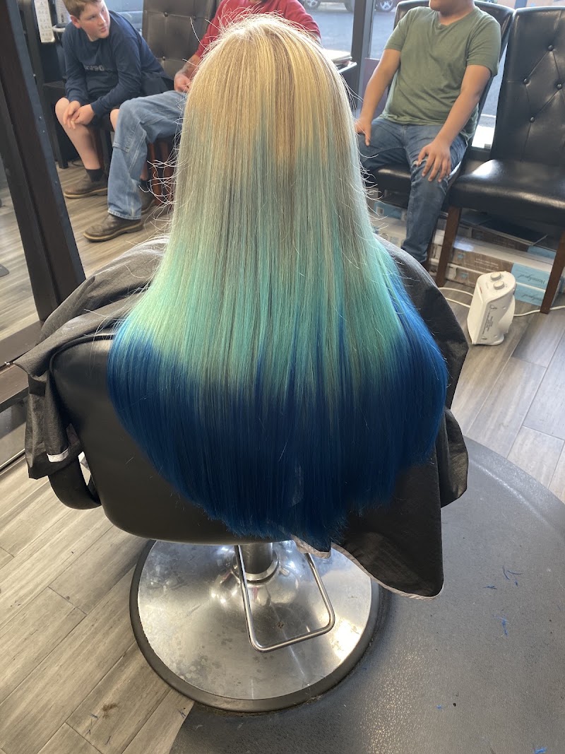 Cutting edge hair salon, beauty salon in Newport, OR, photo 4 of 10