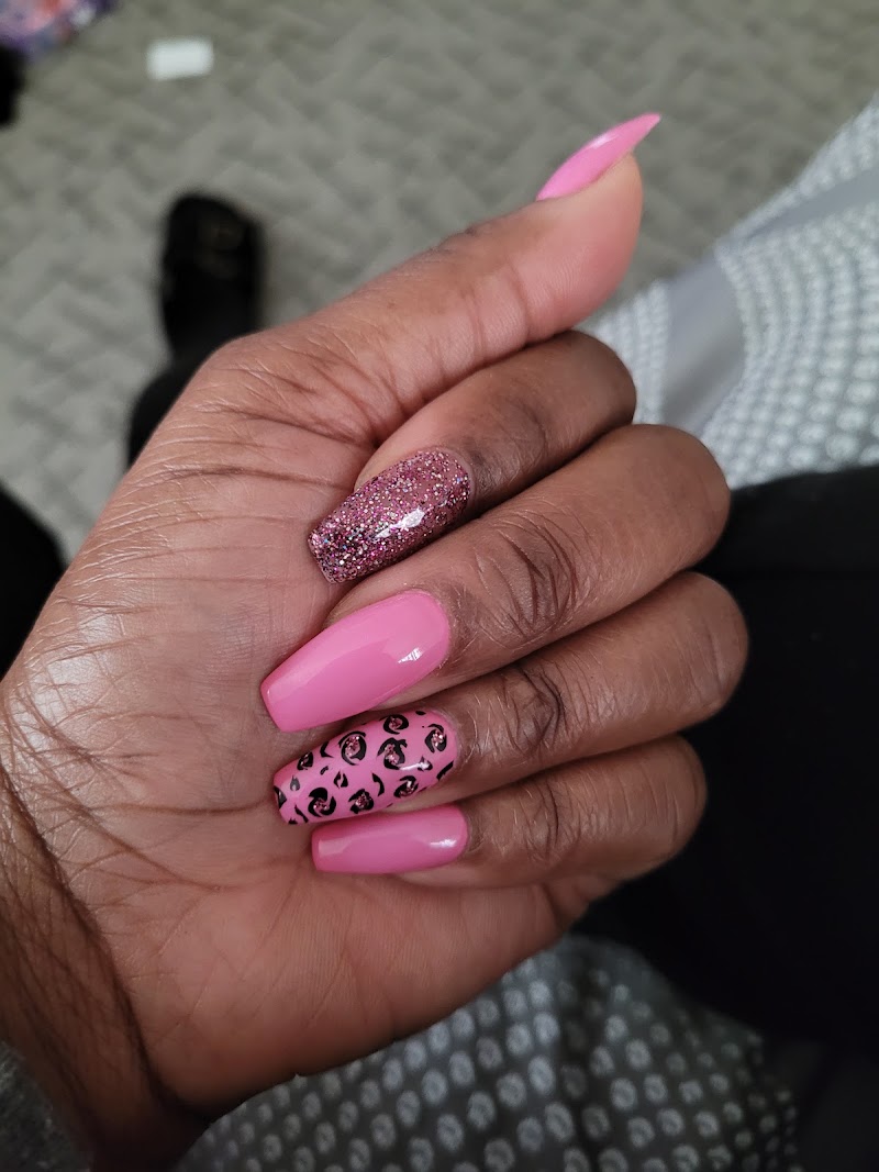 CJ Nails Spa&Bar Muscatine, nail salon in Muscatine, IA, photo 2 of 10