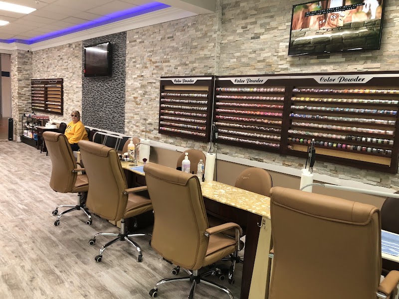 CJ Nails Spa&Bar Muscatine, nail salon in Muscatine, IA, photo 5 of 10