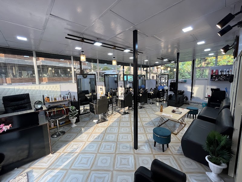 Jass Hair & Makeup, hair salon in Dharamshala, India, photo 1 of 10