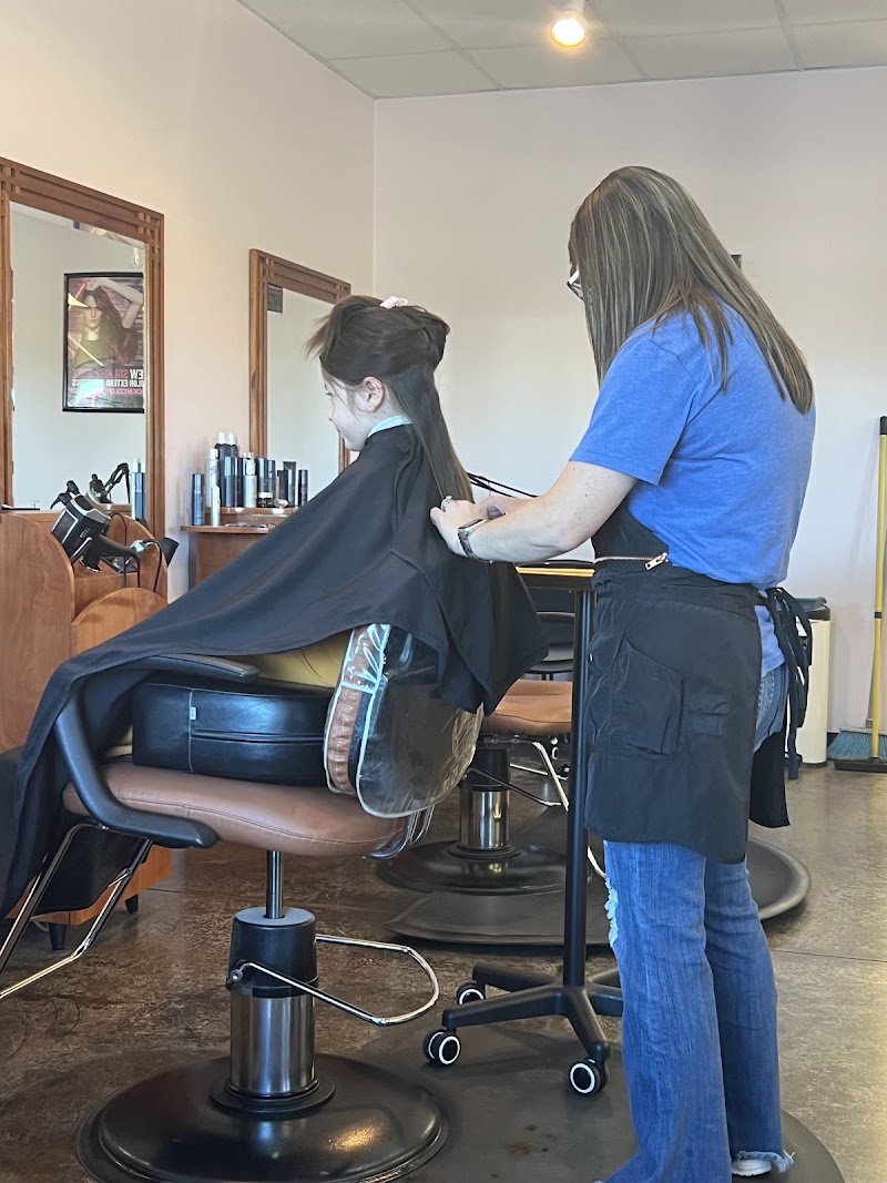 Color Me Beautiful Salon & Spa, beauty salon in McPherson, KS, photo 3 of 4