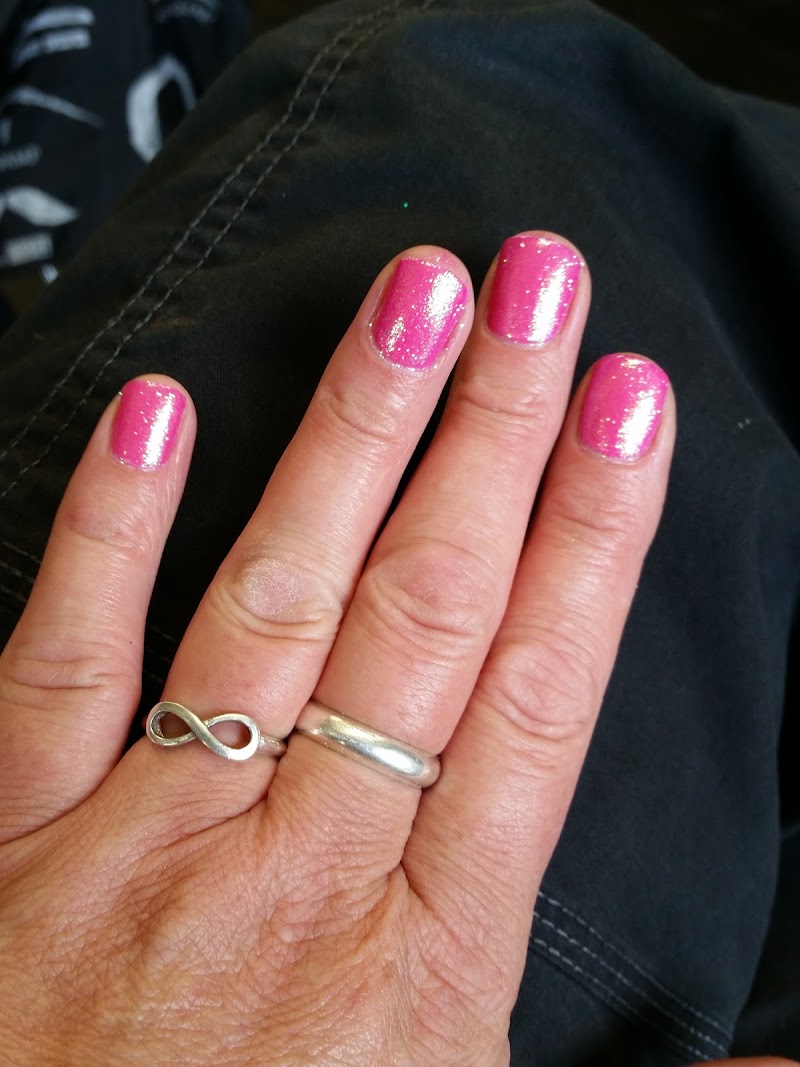Hello Gorgeous Salon & Spa, beauty salon in Clinton, IA, photo 4 of 10