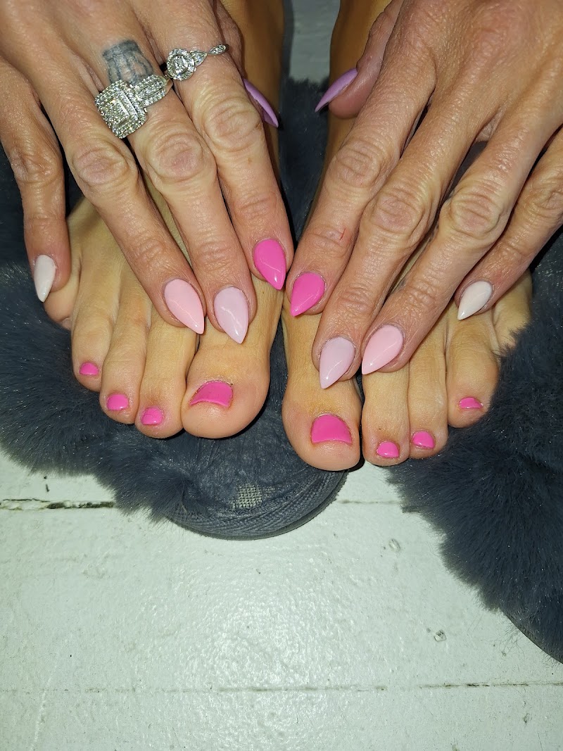 Luminess Spa and Candel Co. LLC, beauty salon in Fort Dodge, IA, photo 1 of 10