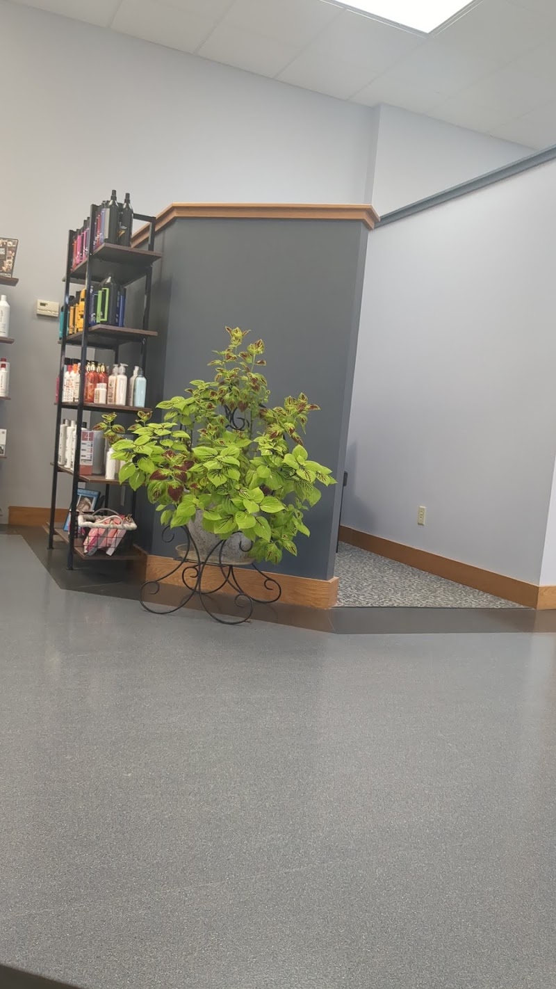 Cutting Edge Design, beauty salon in Storm Lake, IA, photo 1 of 5