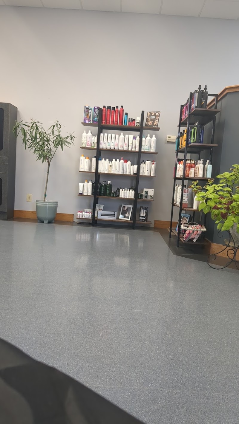 Cutting Edge Design, beauty salon in Storm Lake, IA, photo 4 of 5