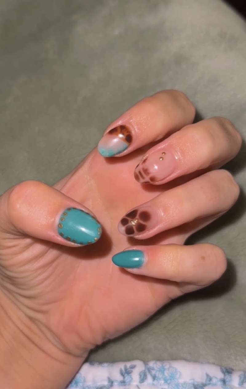Le Beauty Lounge, beauty salon in North Bend, OR, photo 3 of 5