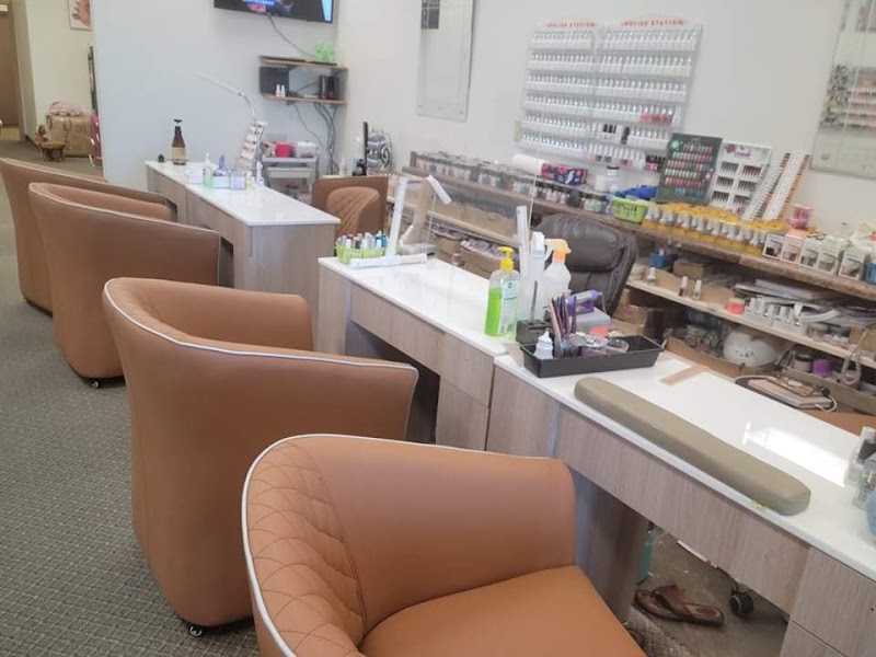 J P Nails, nail salon in Rhinelander, WI, photo 6 of 10