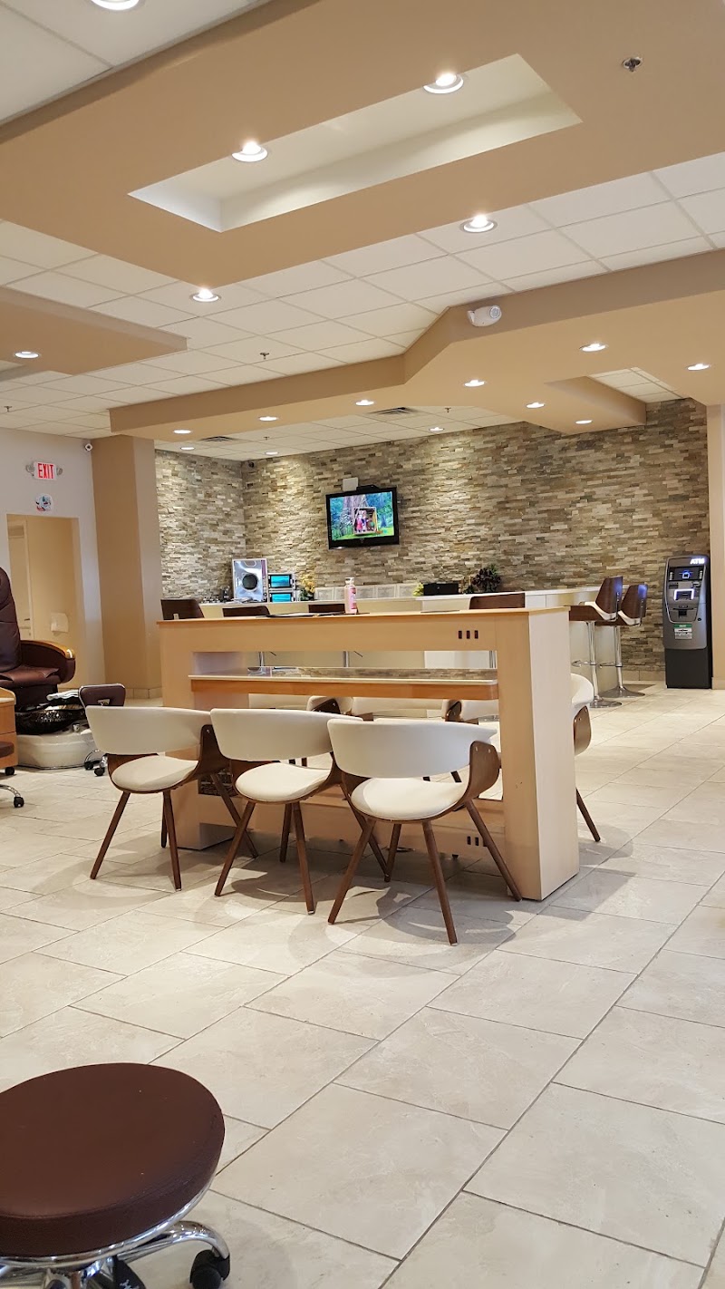 Wonder Nails & Spa LLC, nail salon in Beaver Dam, WI, photo 3 of 10