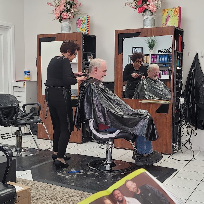 Uptown Hair, beauty salon in Austin, MN, photo 3 of 9