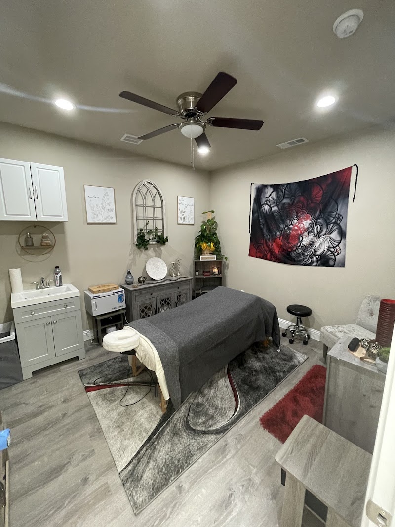 Salon-Suites-On-The-Square, hair salon in Lancaster, TX, photo 6 of 10