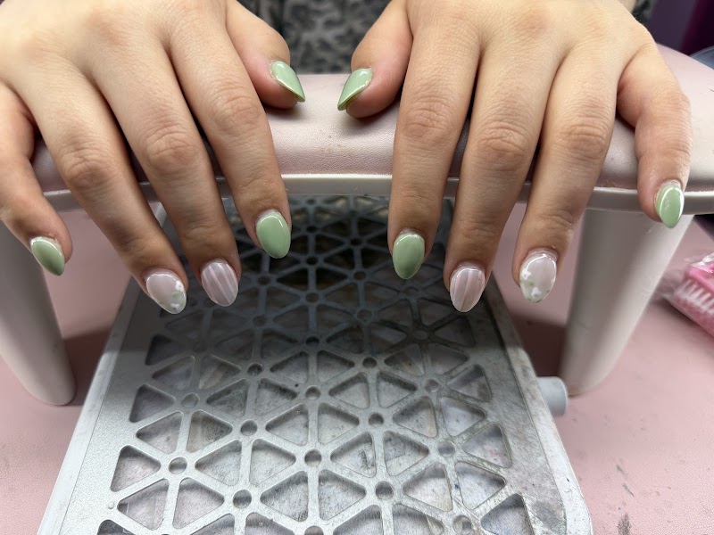 Lyto Nails by Liz, nail salon in Oil City, PA, photo 5 of 10