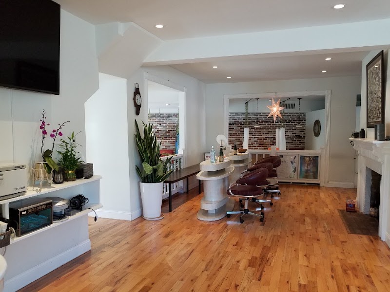 Finesse nails & spa, nail salon in Westport, CT, photo 5 of 10