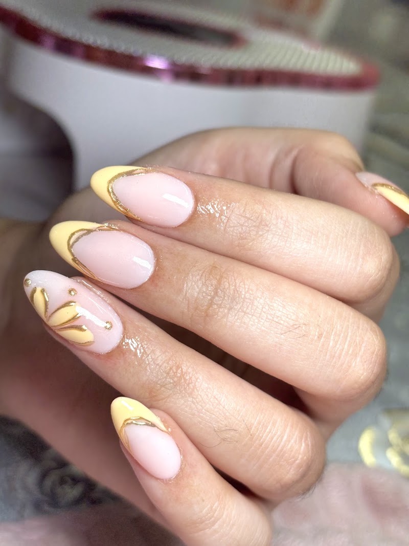 The Nails Hive, nail salon in Amritsar, India, photo 1 of 10