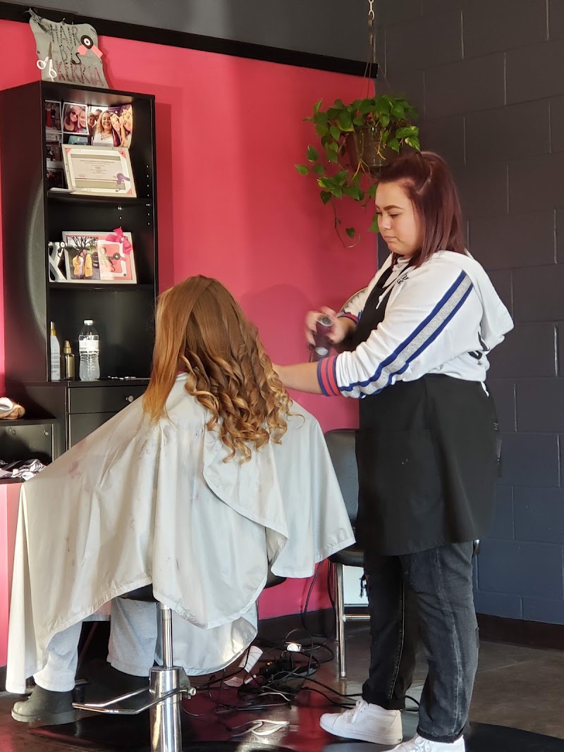 New Dimensions Salon, hair salon in Springfield, OH, photo 5 of 6