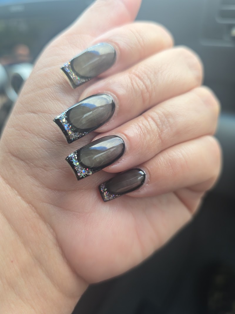 Deloux Nail Salon, nail salon in Stratford, CT, photo 1 of 9