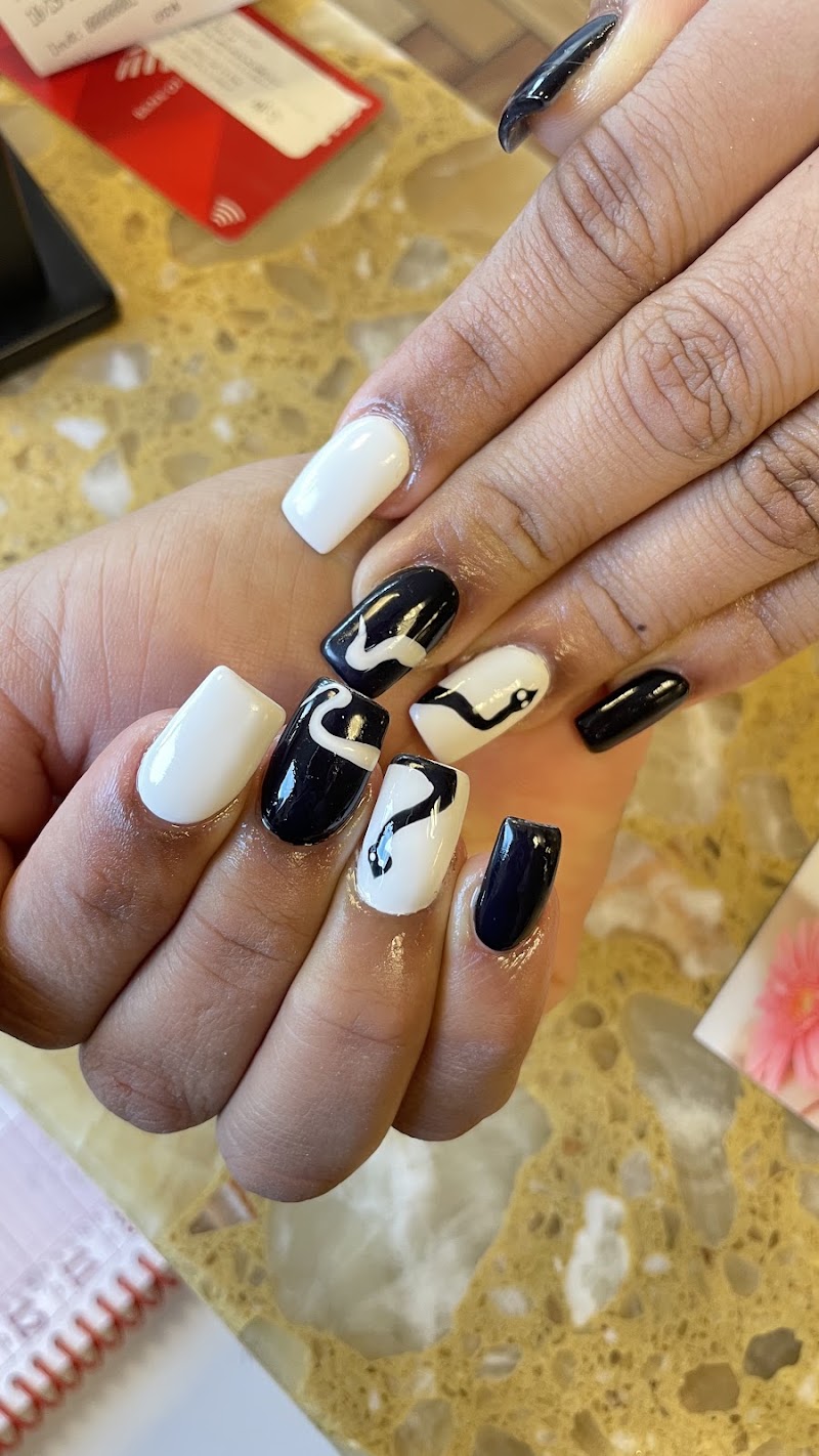 Heavenly Nails & Spa, nail salon in Northampton, MA, photo 5 of 10