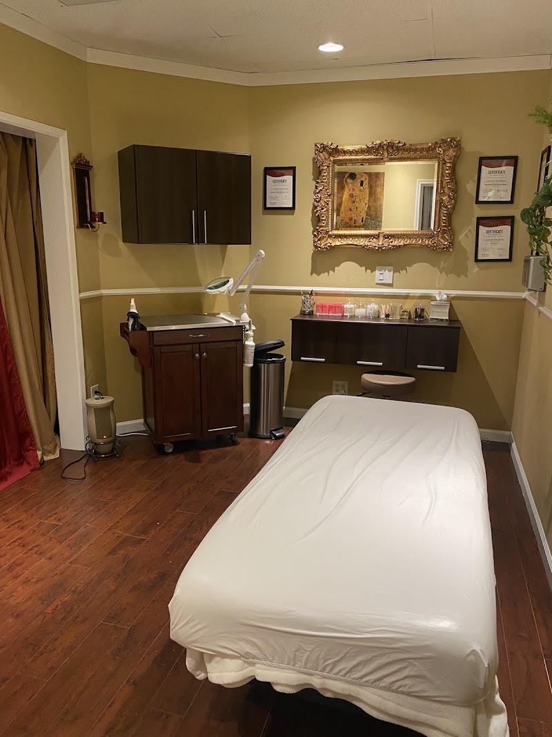 Bella Tu' Estetica Italiana ~ Skin Care Clinique, Head & Scalp Therapy Spa, Waxing Center, skin care clinic in Fairfield, CA, photo 1 of 10