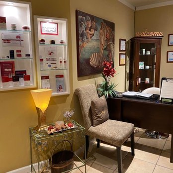 Bella Tu' Estetica Italiana ~ Skin Care Clinique, Head & Scalp Therapy Spa, Waxing Center, skin care clinic in Fairfield, CA, photo 5 of 10