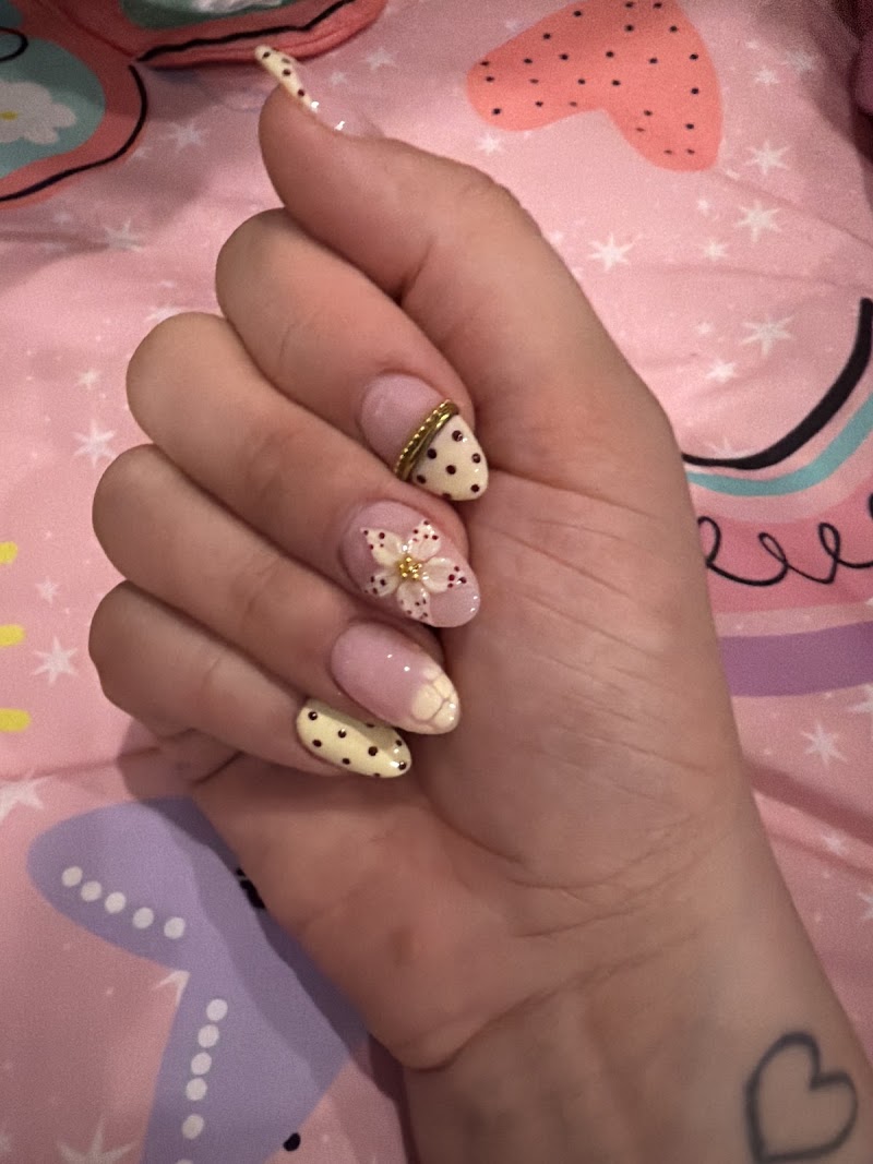 Glaze on Nails, nail salon in Shelton, CT, photo 3 of 10