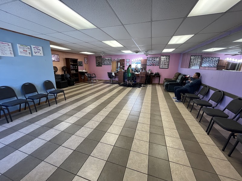 Veronica's Beauty Salon, beauty salon in Storm Lake, IA, photo 3 of 7
