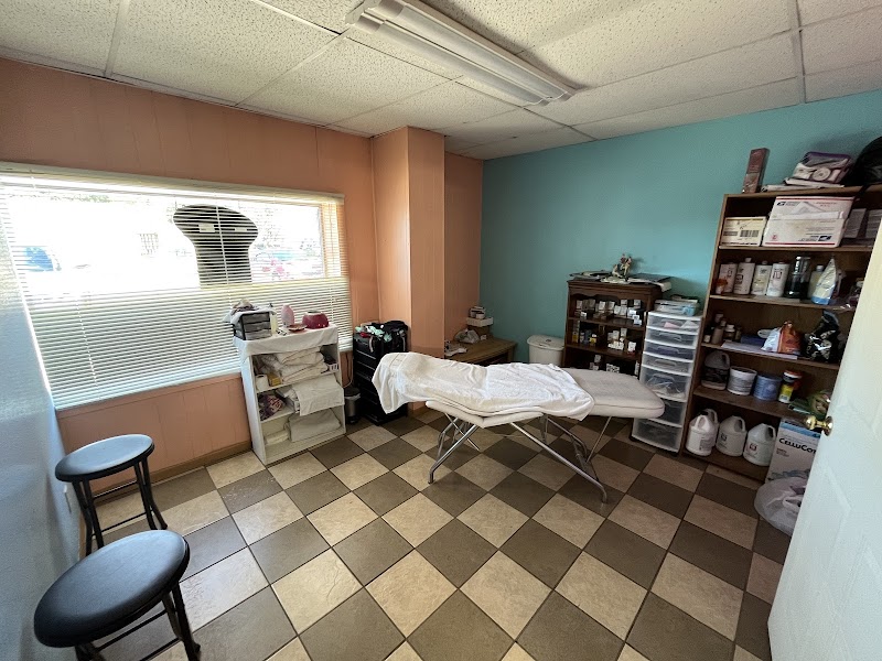 Veronica's Beauty Salon, beauty salon in Storm Lake, IA, photo 5 of 7