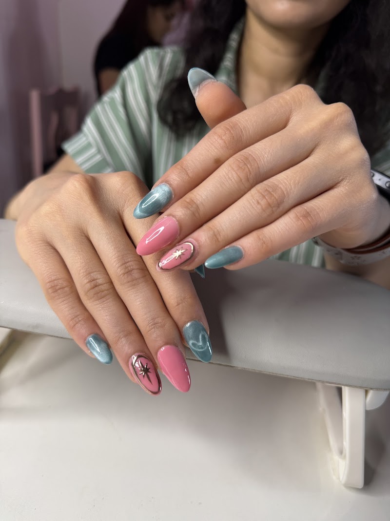 Rainbow Nails , Make up & Academy, nail salon in Vadodara, India, photo 3 of 10