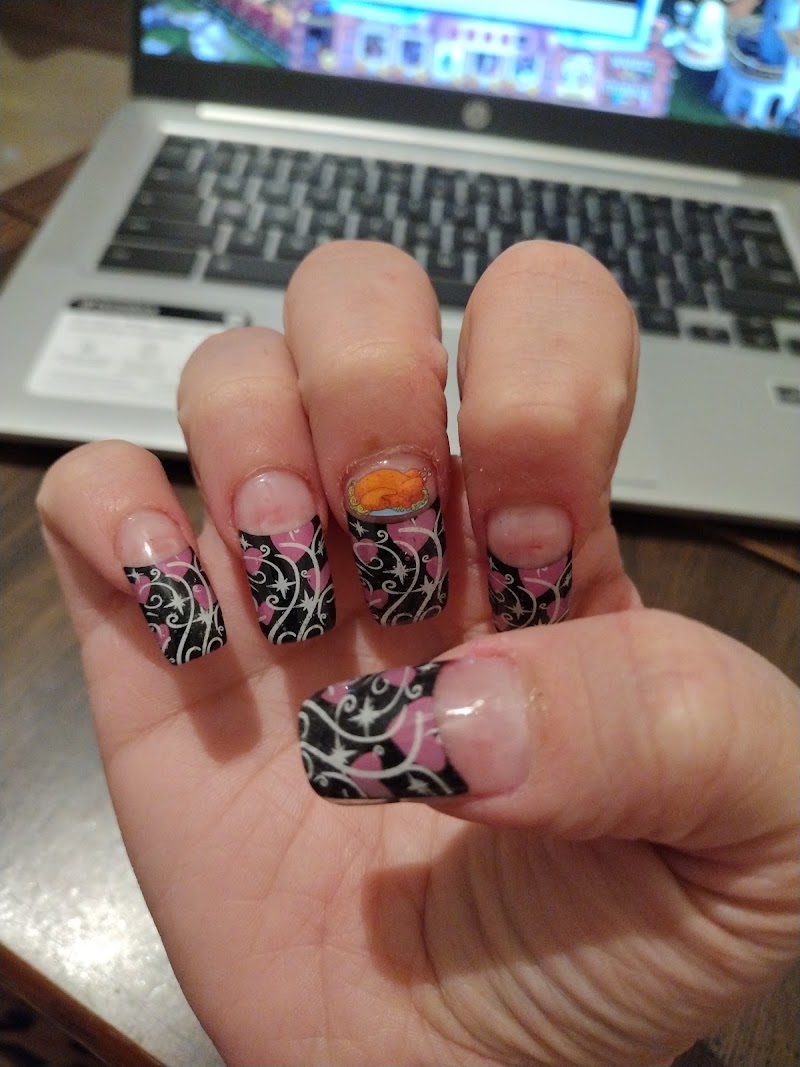 Angelique Nails & Spa, nail salon in Meadville, PA, photo 2 of 10