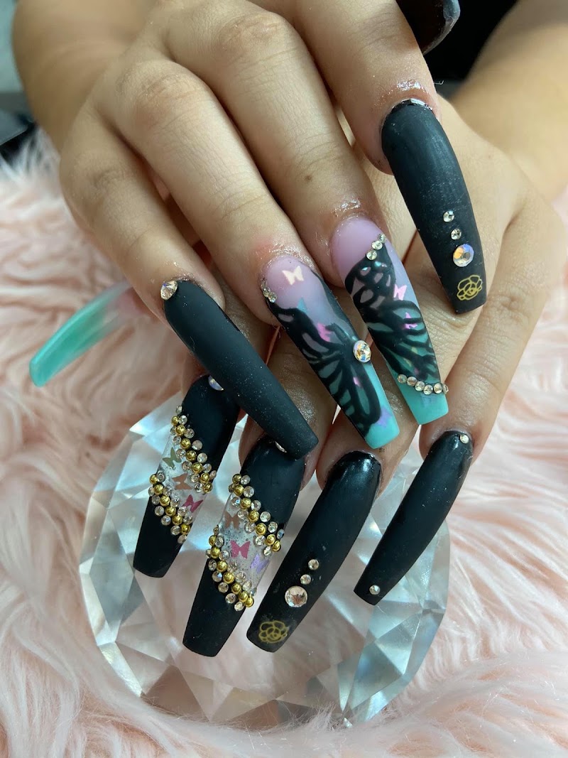 Noey's Nails & Beauty, nail salon in Niagara Falls, NY, photo 4 of 10