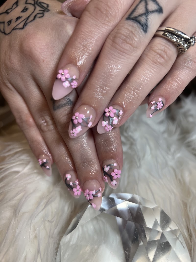 Noey's Nails & Beauty, nail salon in Niagara Falls, NY, photo 5 of 10