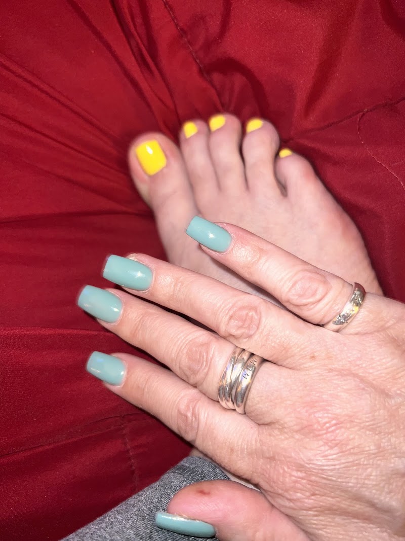 Mini-Lax Nails, nail salon in Leominster, MA, photo 1 of 10