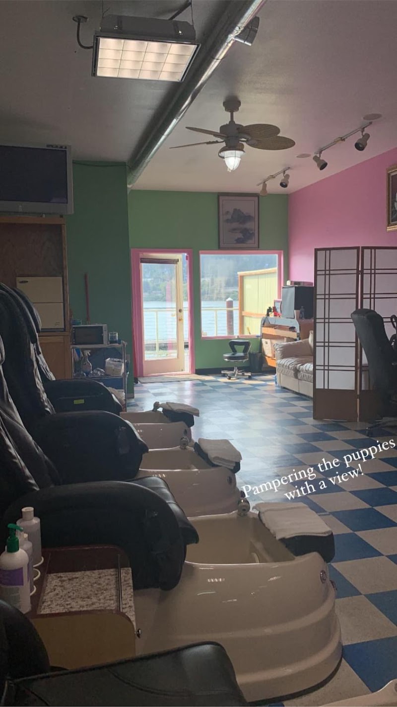 Q Nails & Spa, nail salon in Florence, OR, photo 5 of 10