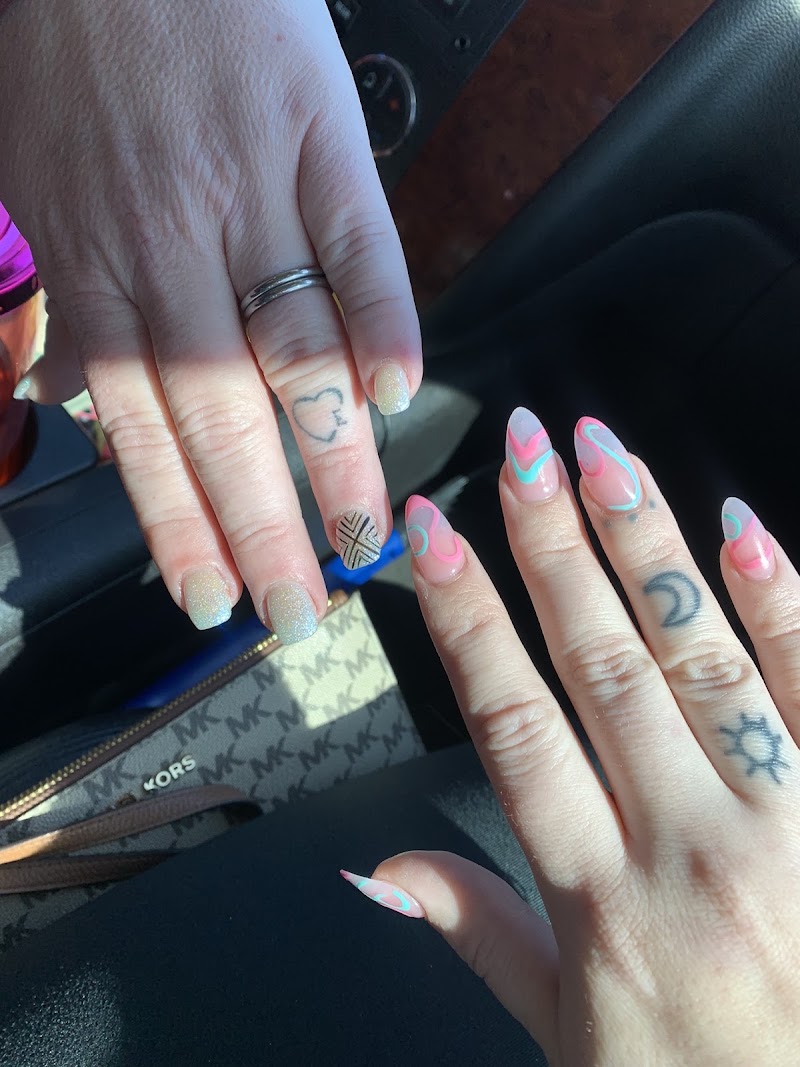 Diamond Nails, nail salon in Marshall, MO, photo 6 of 10