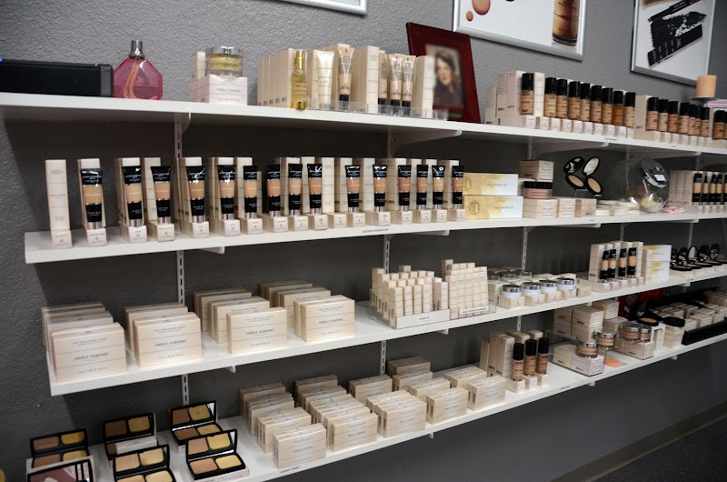 Merle Norman Cosmetics, cosmetics store in Farmington, MO, photo 2 of 10