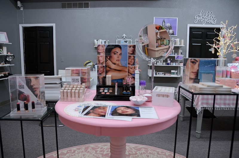 Merle Norman Cosmetics, cosmetics store in Farmington, MO, photo 6 of 10