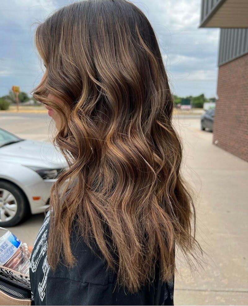 The Hair Bar Salon, beauty salon in Garden City, KS, photo 2 of 10