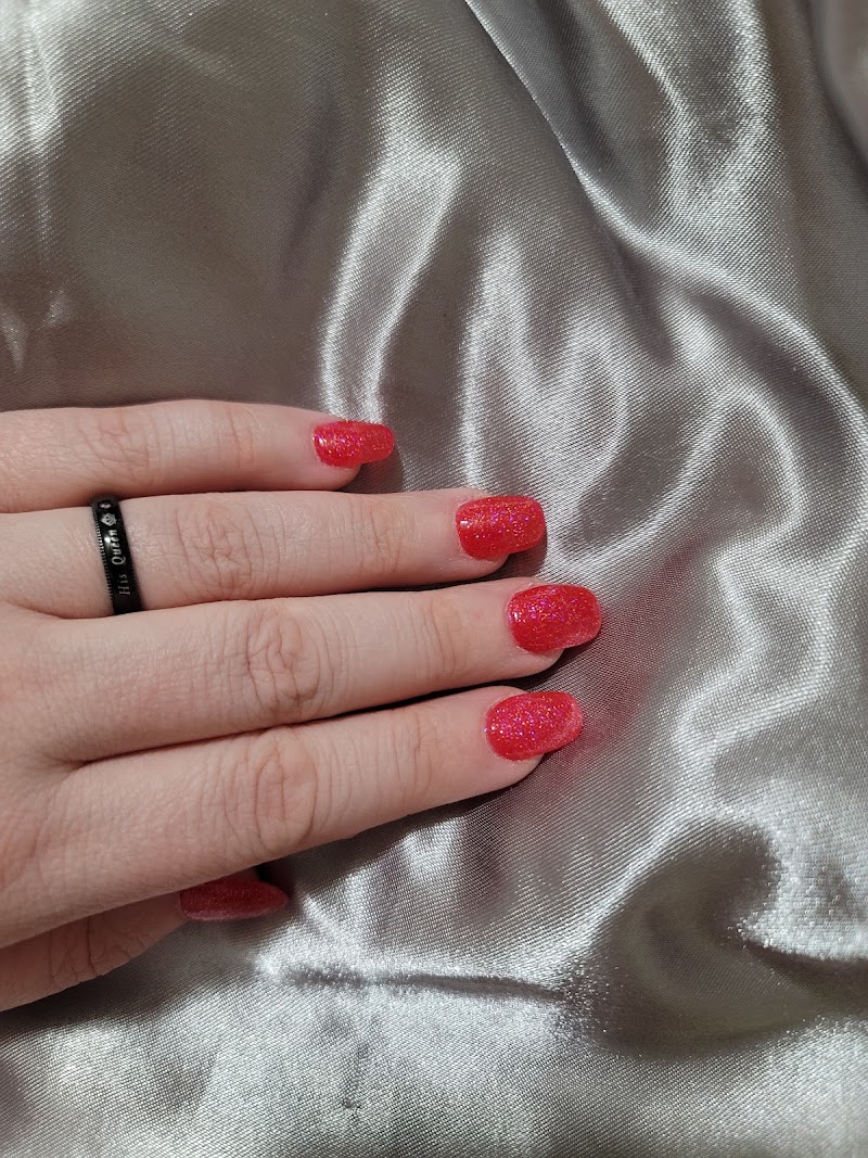 Deluxe Spa & Nails, nail salon in Danville, VA, photo 5 of 10