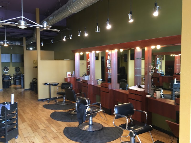 Fringe, beauty salon in Godfrey, IL, photo 3 of 10