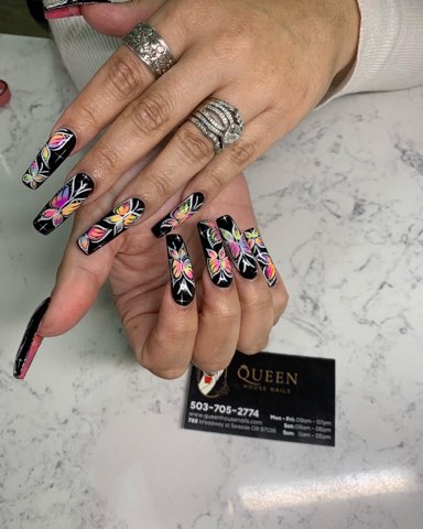 Queen House Nails, nail salon in Seaside, OR, photo 4 of 10