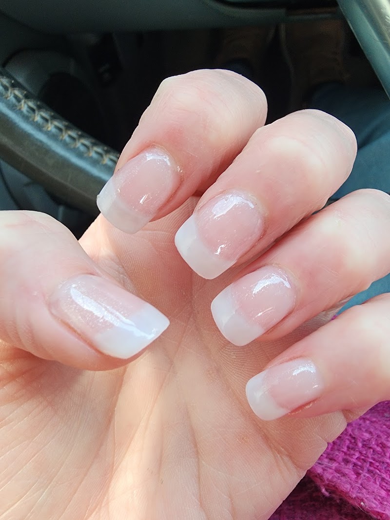 Ah Hair & Nails, beauty salon in Coos Bay, OR, photo 4 of 10
