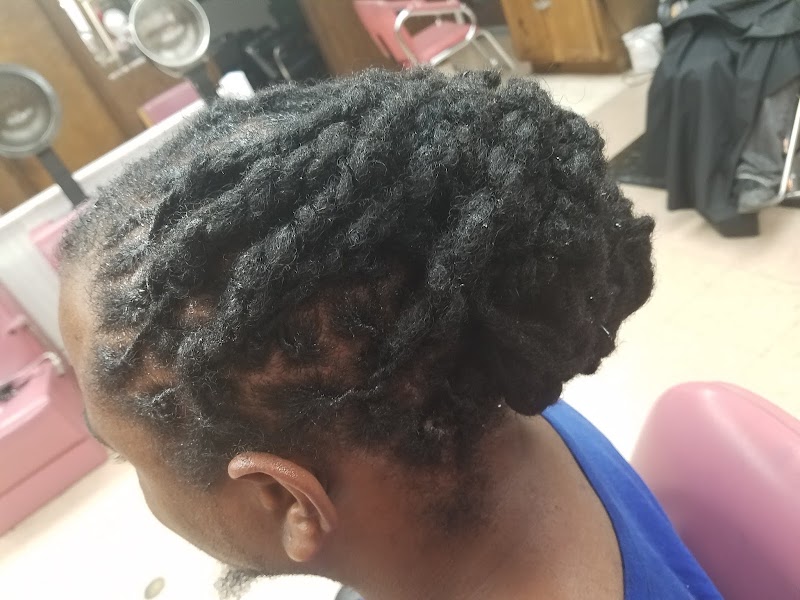 New Concepts Beauty & Barber, beauty salon in Belleville, IL, photo 4 of 10