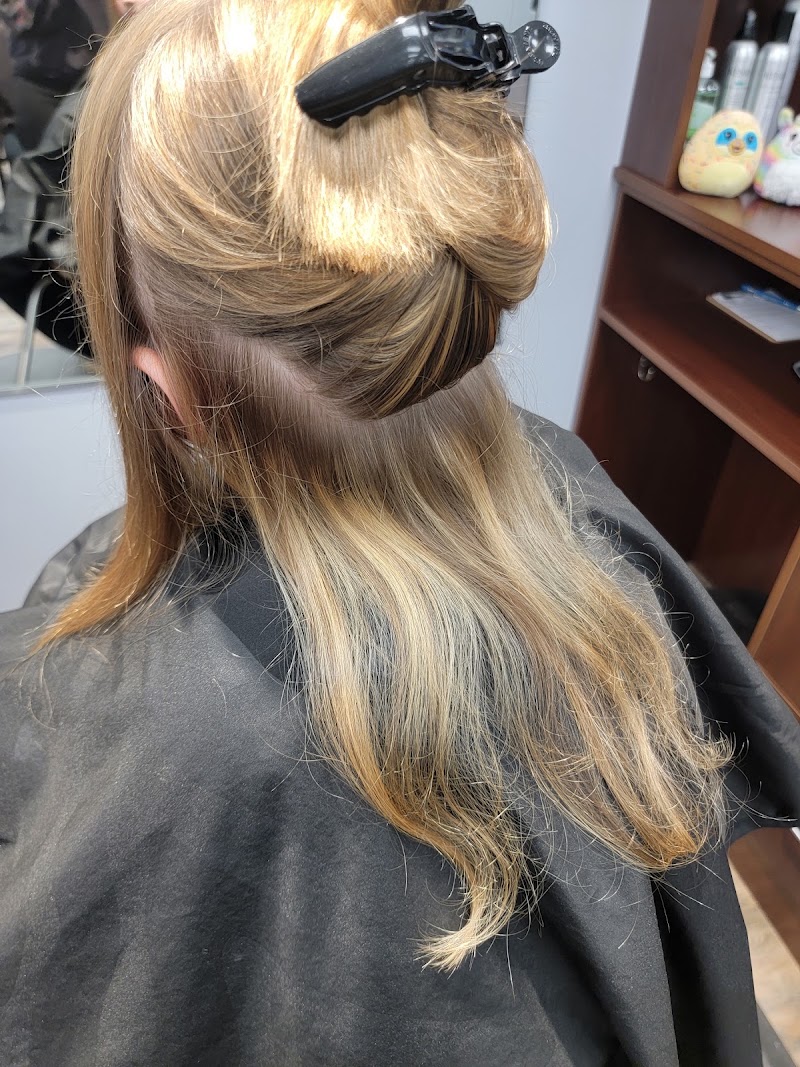 Family Hair Clinic, beauty salon in Fergus Falls, MN, photo 4 of 6