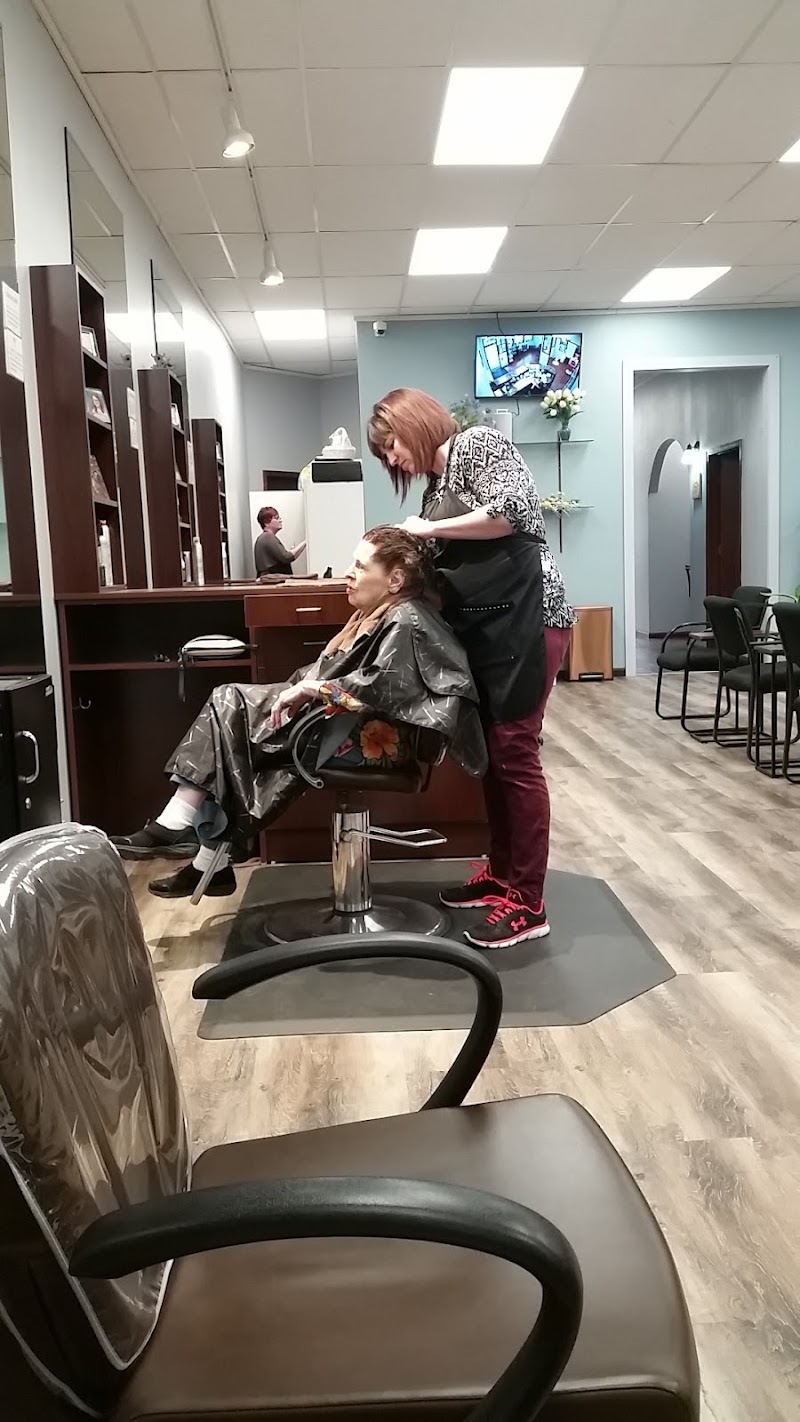 Family Hair Clinic, beauty salon in Fergus Falls, MN, photo 5 of 6