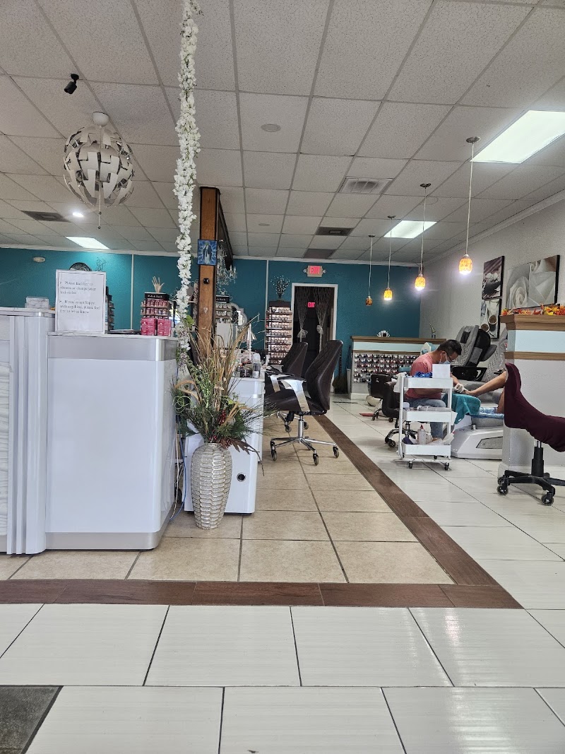 Hollygood Nails-Spa, beauty salon in Wauchula, FL, photo 5 of 10