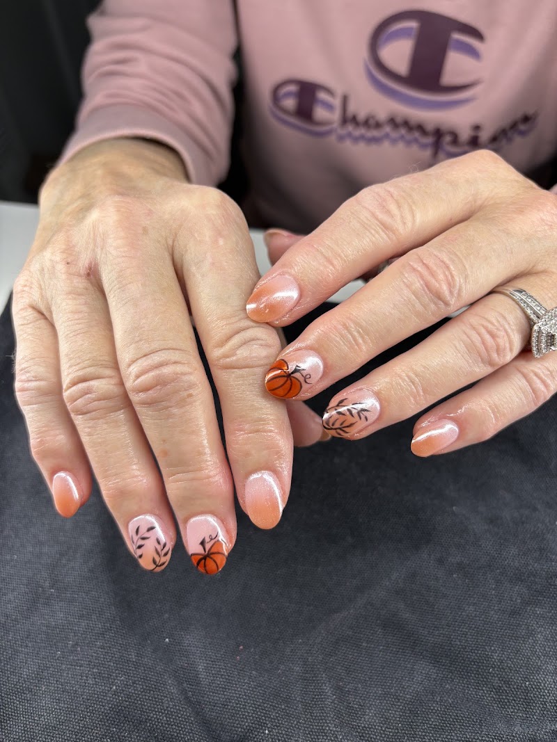 Vellagio Nails & Spa, nail salon in Johnson City, TN, photo 5 of 10